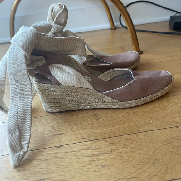 ZARA CONTRASTING TIED WEDGES. Never been worn. - Picture 2 of 7